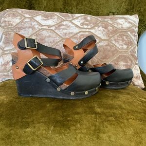 OTBT Aiken Wedge Clogs